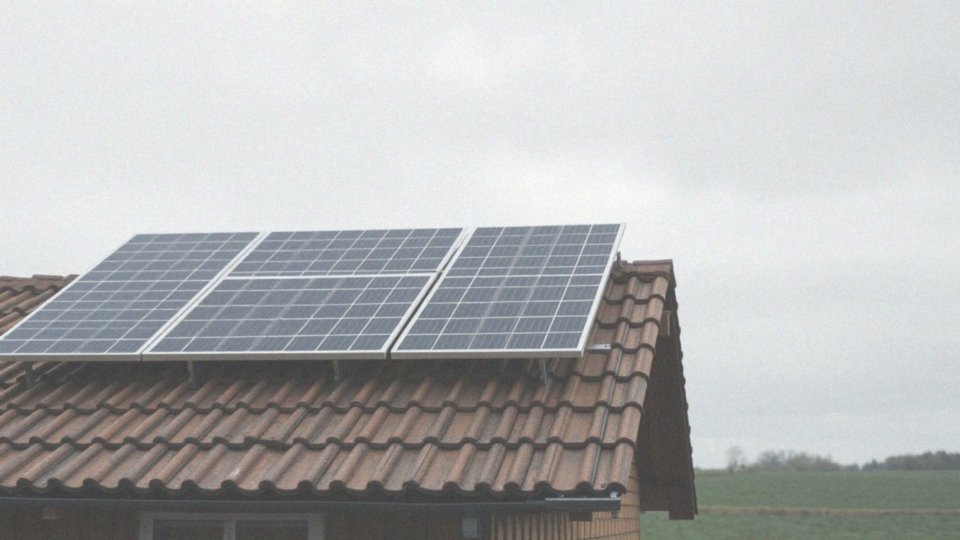 Co to jest moduł MPPT i jak działa w inwerterze?